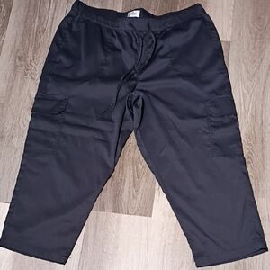 Just Be Women's Black Bermudas